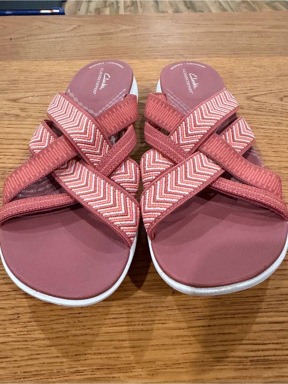 New!! Clark Cloudsteppers Women's Pink Strappy Slide Sandals - Picture 3 of 5